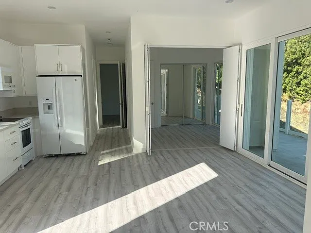 3 bed, 1000 sqft, $4,300 — Photo 3