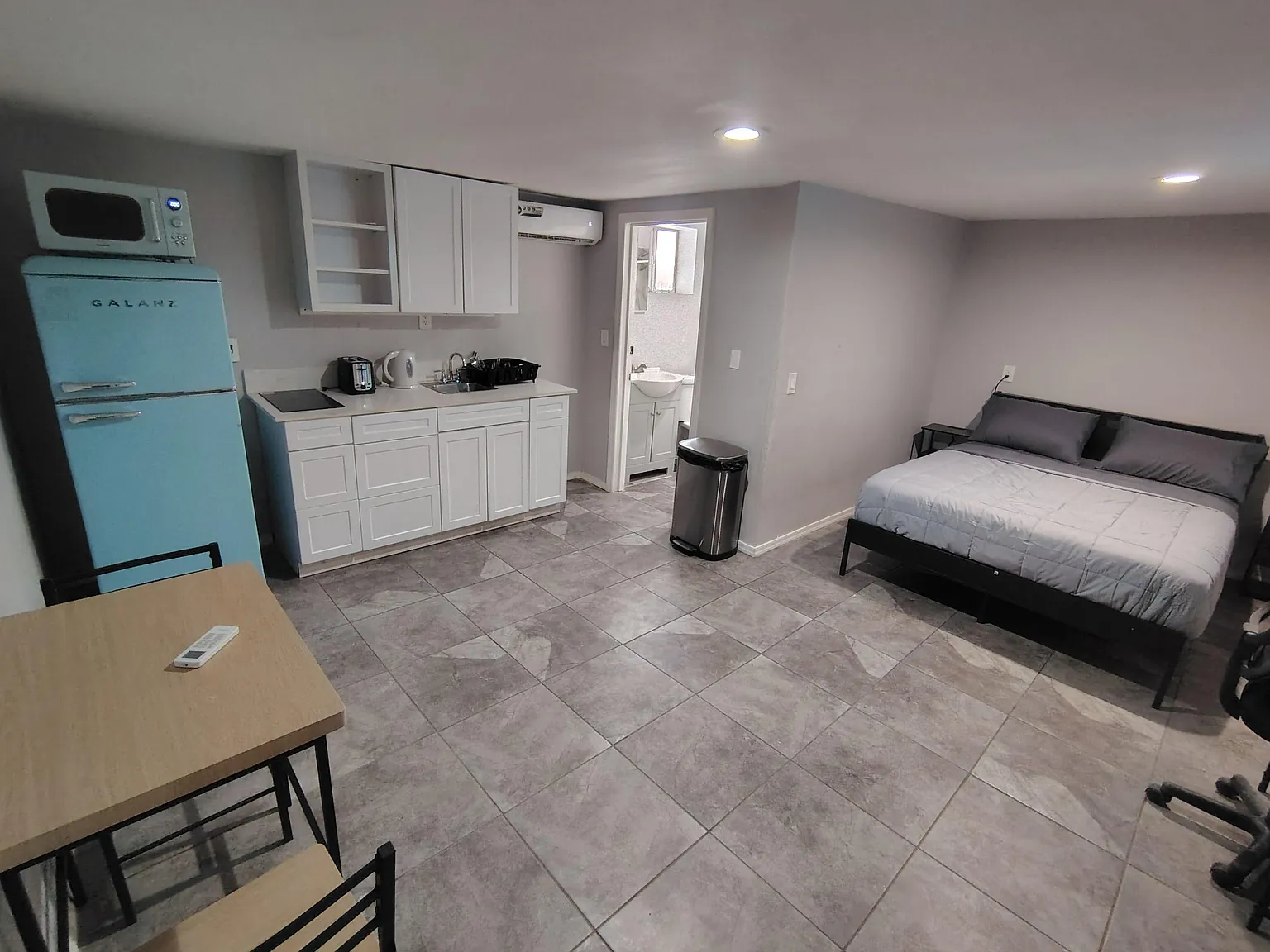 4 bed, 4.0 bath, 1532 sqft, $1,819 — Photo 4