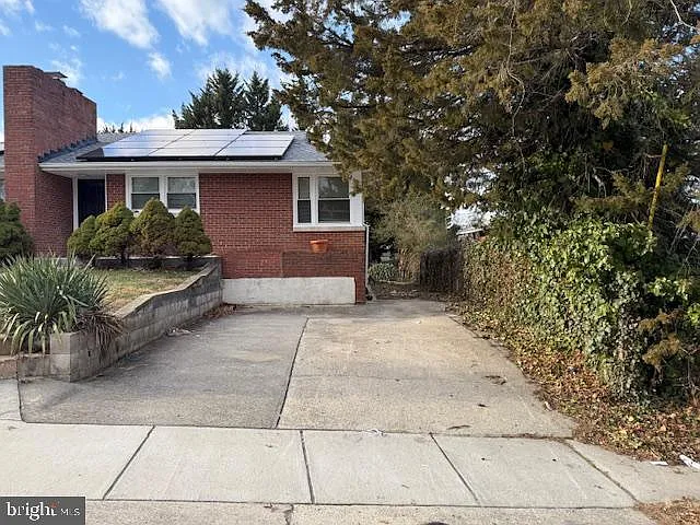 6 bed, 2.5 bath, 1257 sqft, $3,500 — Photo 3