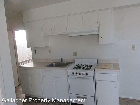 3rd image of 411 Anacapa St APT 5