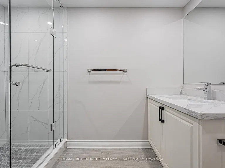 6 Village Squire Ln — Photo 32