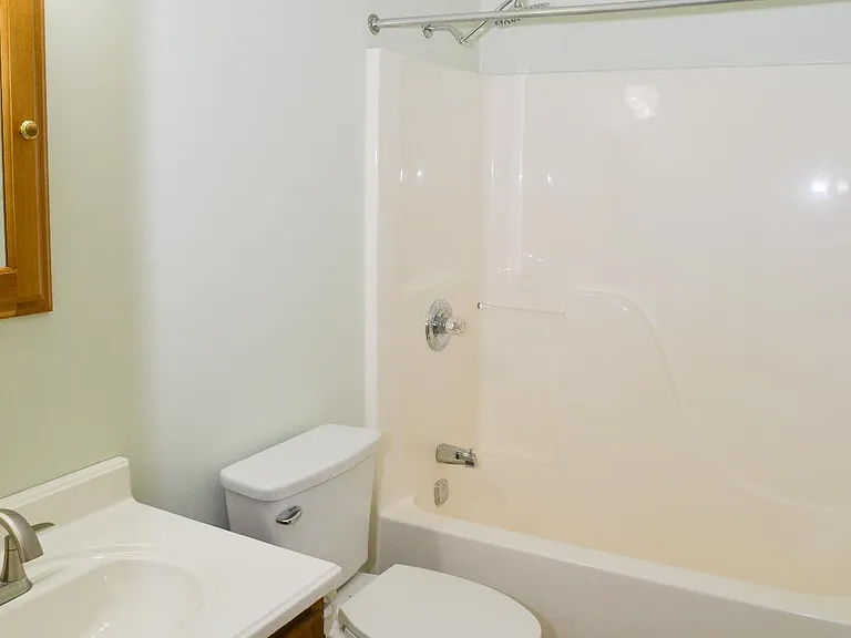2nd Floor Bath