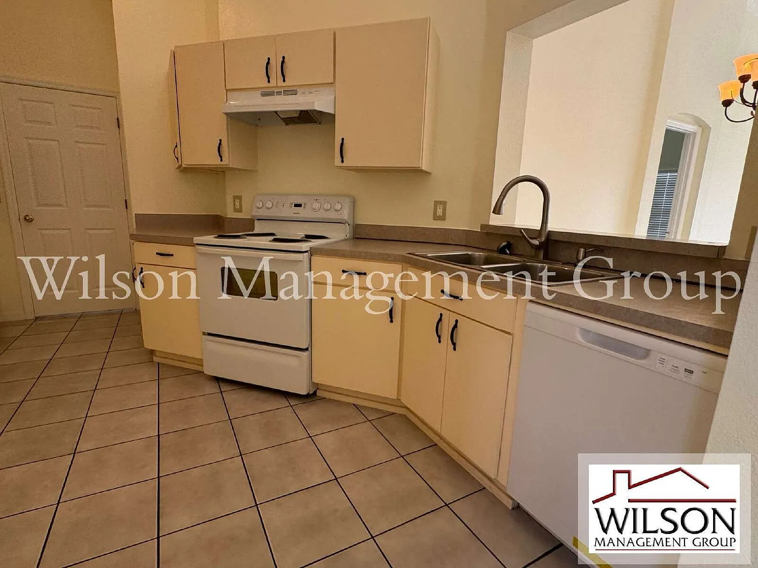 3 bed, 2.0 bath, 1450 sqft, $2,195 — Photo 4