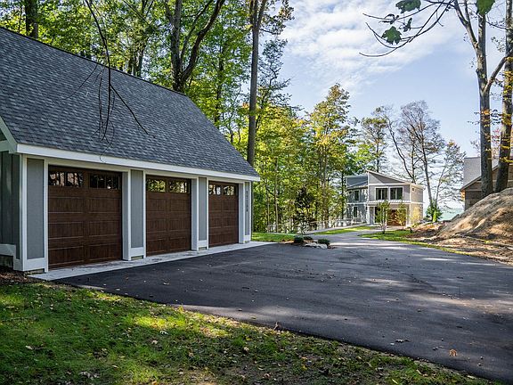 4th image of 77155 Winding Creek Cir