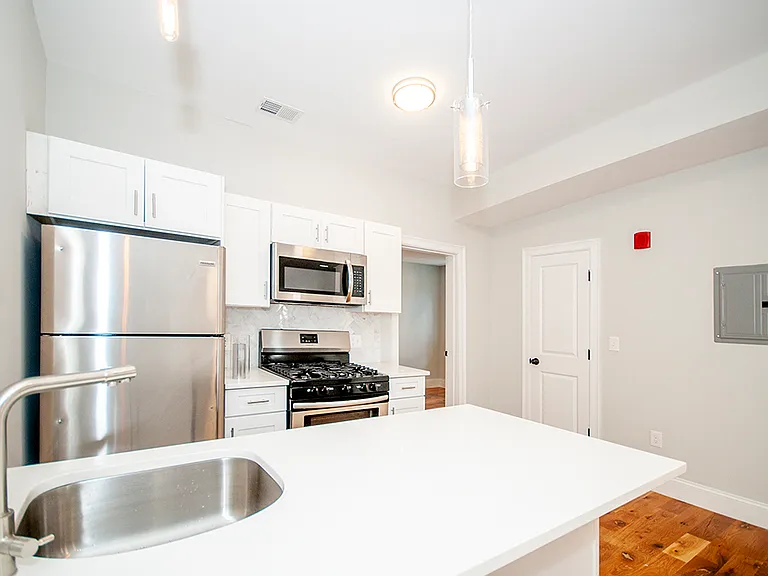 205 Marion St #3 — Photo 25