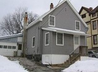 19 Oakland Ave, Gloversville, NY 12078