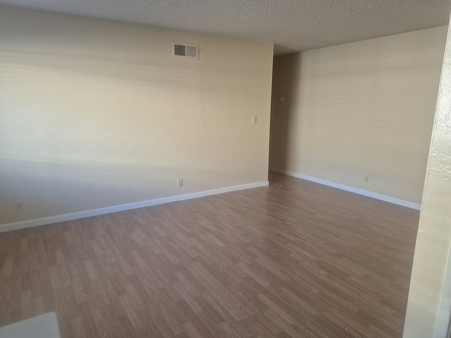 2 bed, 1.5 bath, 1050 sqft, $2,795 — Photo 3