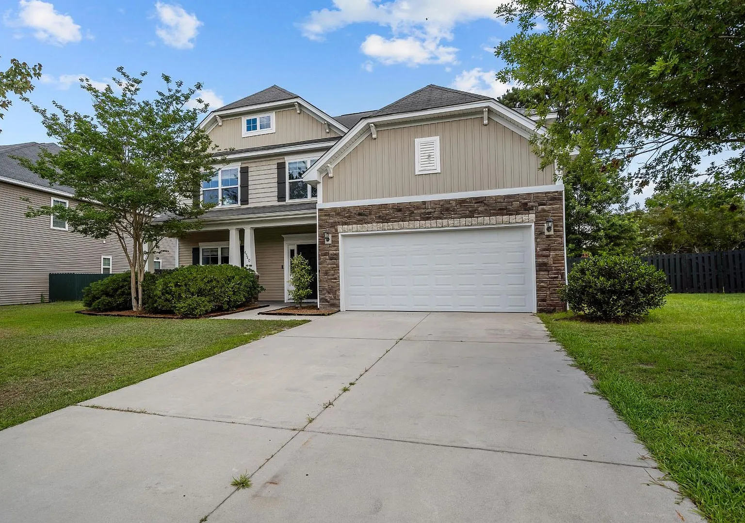 The Space You've Been Looking For 5BR Home with Massive Loft & Main-Level Primary Suite — Photo 1