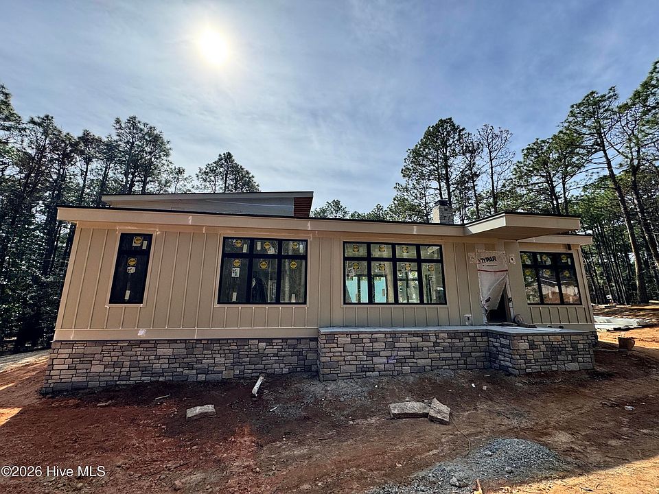 1st image of 229 Hill Road