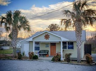 120 S Lewis St, Newport, NC 28570