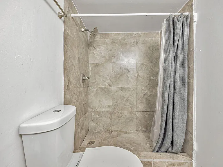 22605 SW 66th Ave #206 — Photo 17