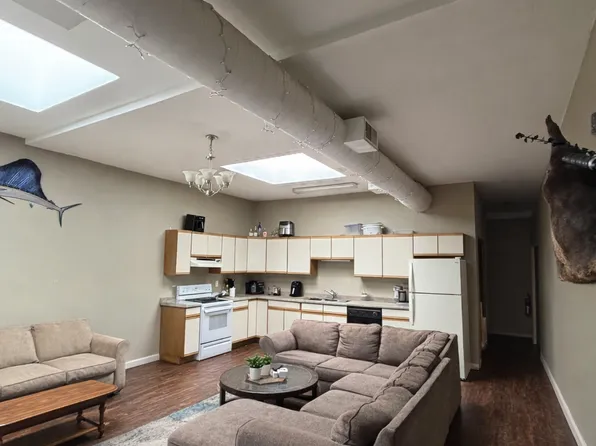 71 E 2nd St APT A, Winona, MN 55987