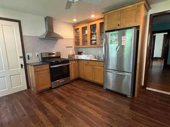 4 Williams St, Holyoke, MA 01040