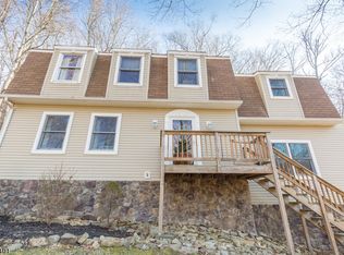 41 River Rd, Flanders, NJ 07836