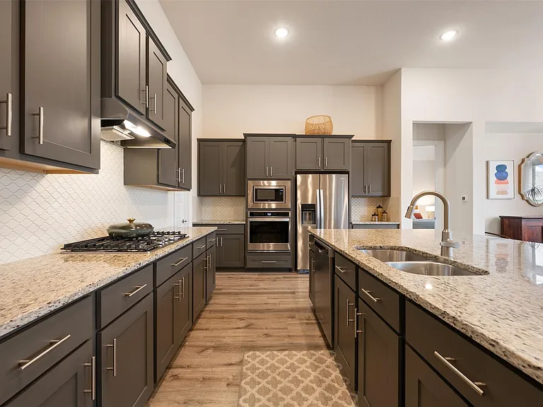725 Millcreek Ln — Photo 10