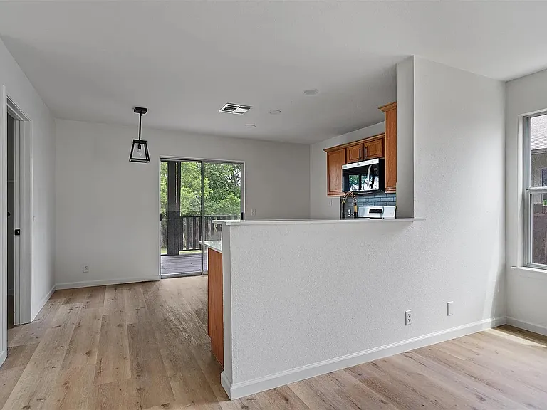 17129 Hamilton Point Cir — Photo 7