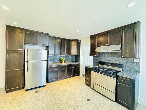 2nd image of 1233 N Vista St #1233