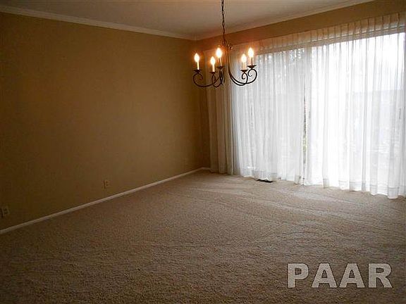 4th image of 1922 Saint Clair Dr