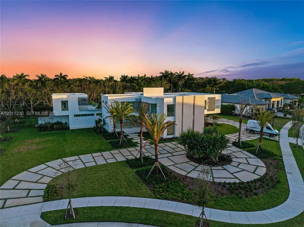 3280 Lake Ridge Ln, Weston, FL 33332
