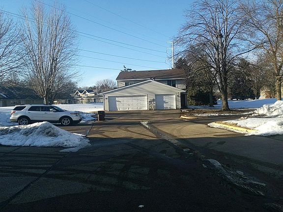 4th image of 2933 69th Ln N