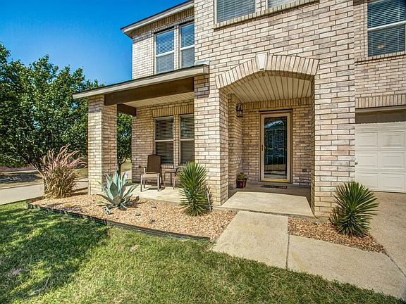4th image of 301 Willow Oak Dr