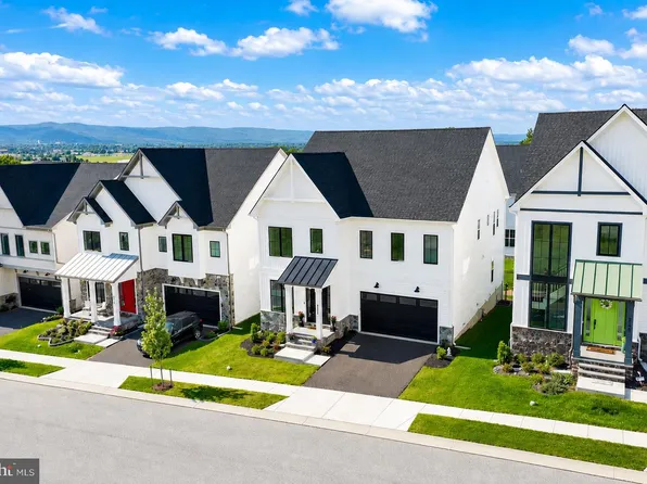 8776 Walnut Bottom Ln, Frederick, MD 21701
