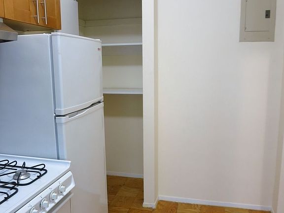 5th image of 528 E 79th St APT 1C