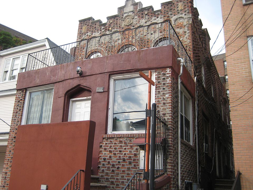 2nd image of 1812 Palisade Pl
