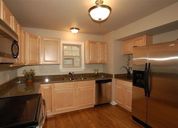 2nd image of 509 N 112th St