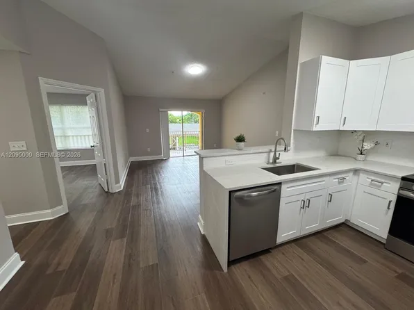 5580 NW 61st St, Pompano Beach, FL