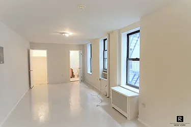 Rented by R New York