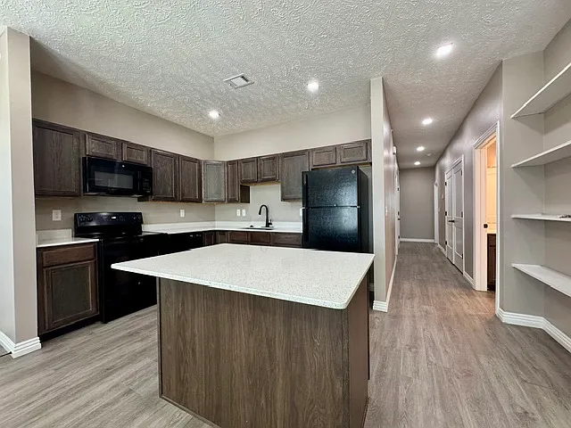 305 N 13th St #101 — Photo 10