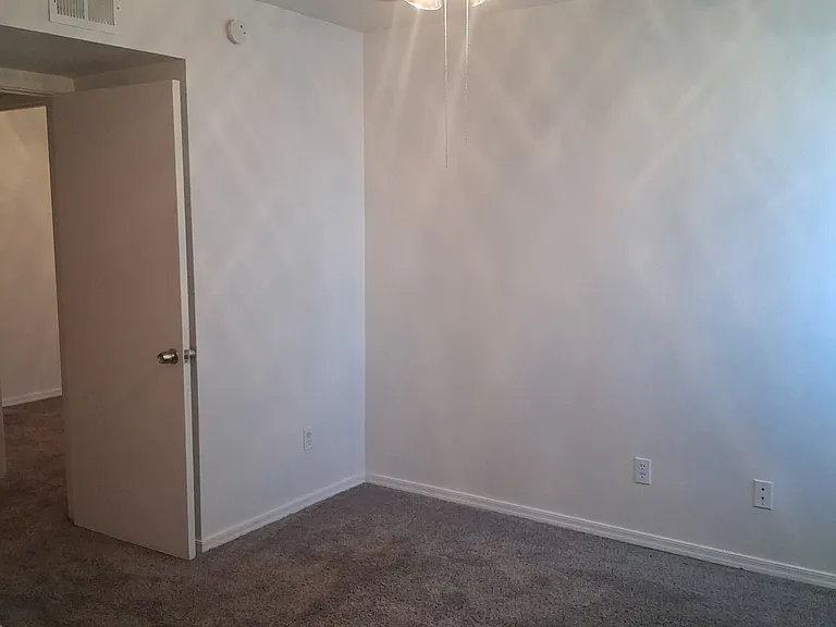 806 S Langley Ave #202 — Photo 8