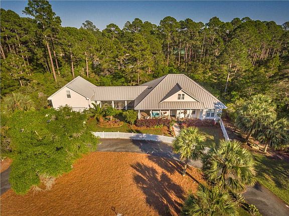 2nd image of 300 Magnolia Bay Dr