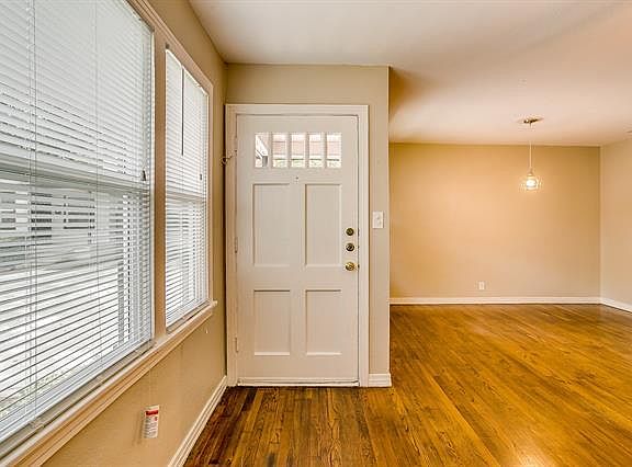 4th image of 4702 Collinwood Ave