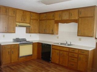 516 E Sheridan St, Maysville, MO 64469