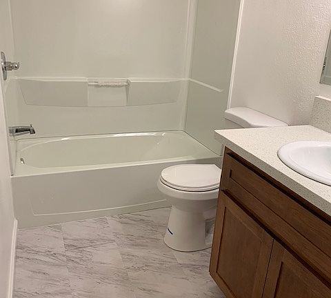 5th image of 539 Reeves Ave APT 2