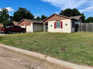 1102 N Harville Rd, Duncan, OK 73533