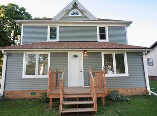 305 1st St NE, Hankinson, ND 58041