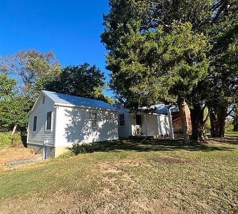 2nd image of 7606 Woodyard Rd #A