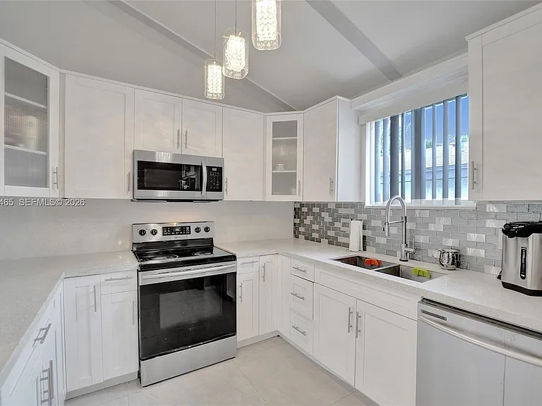4541 SW 26th Ter — Photo 31
