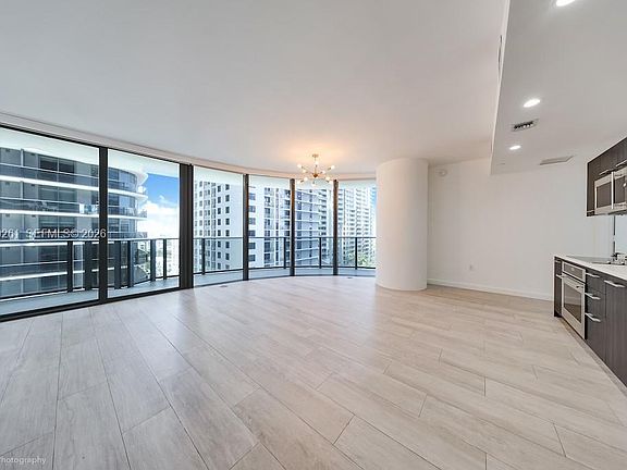 2nd image of 45 SW 9th St APT 1808