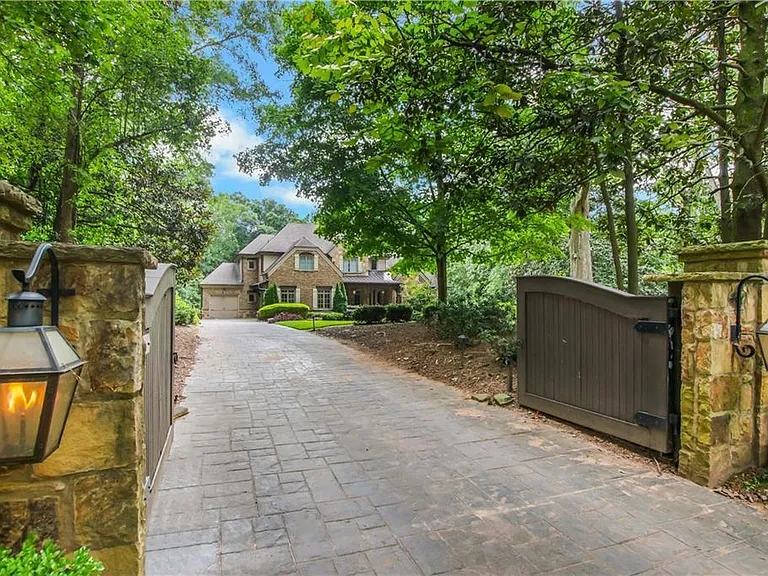 5265 Peachtree Dunwoody Rd — Photo 86