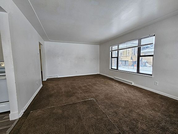 3rd image of 1134-1138 N Akron St #2B-1BA-994SQFT