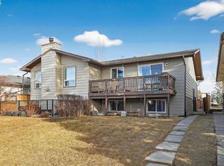 3627 S Cedarille Dr SW, Calgary, AB T2W 3J5