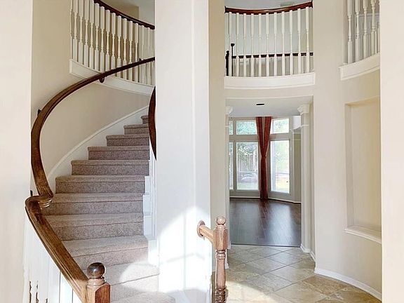 4th image of 6123 Lakenshire Falls Ln