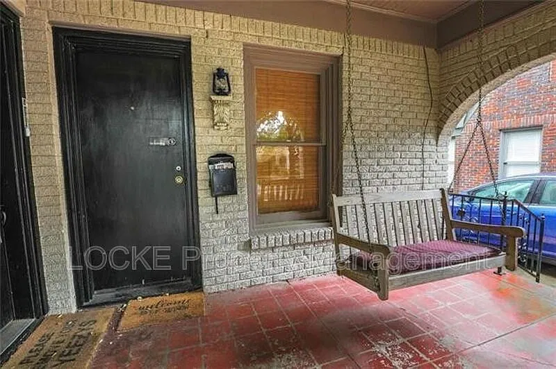 3 bed, 2.0 bath, 1858 sqft, $2,935 — Photo 2