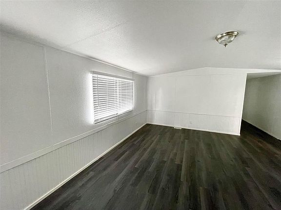 5th image of 8202 Patricia Ln