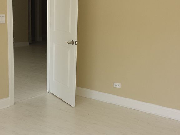 2nd image of 600 W Diversey Pkwy APT 201