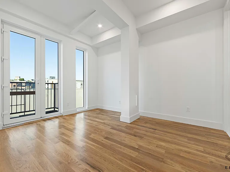 917 Broadway #2B — Photo 7
